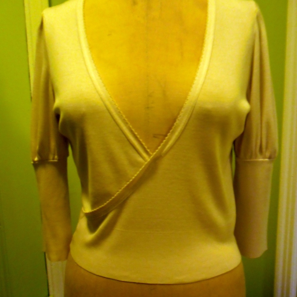 CREAM COLOR SILK ELEGANT BLOUSE SIZE S